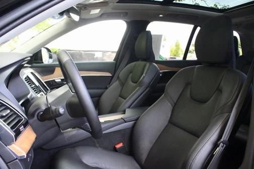 2023 Volvo XC90 Recharge Plug-In Hybrid T8 Plus Bright Theme 7 Passenger