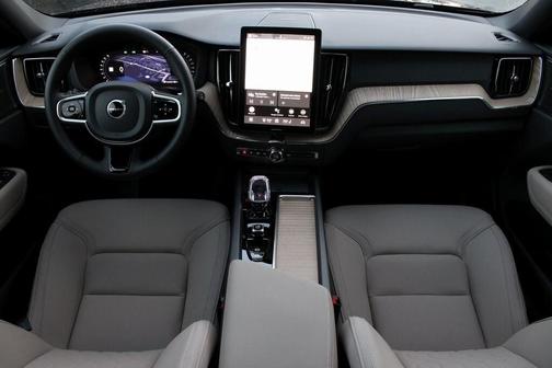 2026 Volvo XC60 B5 Plus