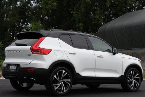 2020 Volvo XC40 T5 R-Design