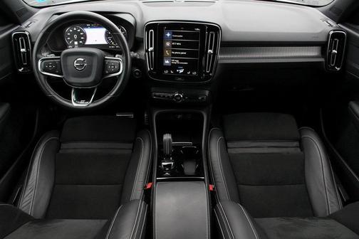 2020 Volvo XC40 T5 R-Design