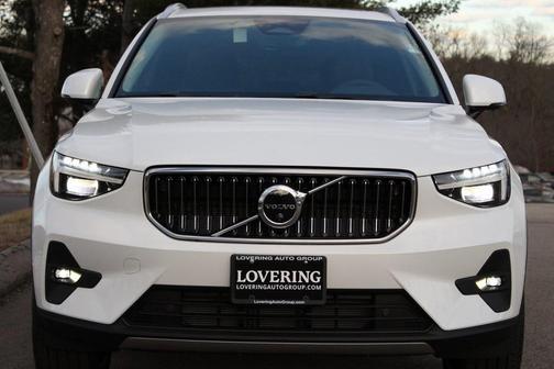 2025 Volvo XC40 B5 Plus Bright Theme