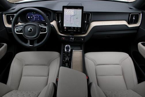2026 Volvo XC60 B5 Plus