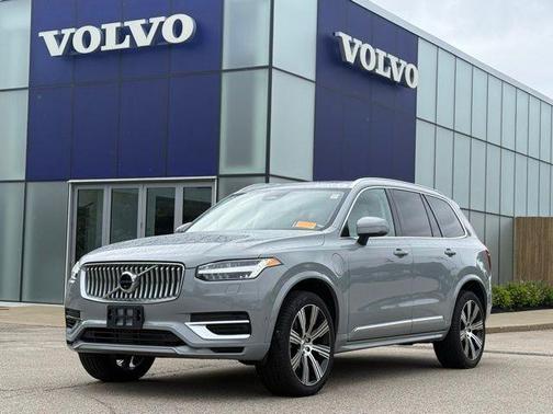 Metallic 2025 Volvo XC90 Plug-In Hybrid T8 Ultra 7-Seater