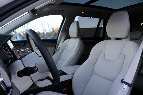 2026 Volvo XC90 B6 Ultra 7-Seater