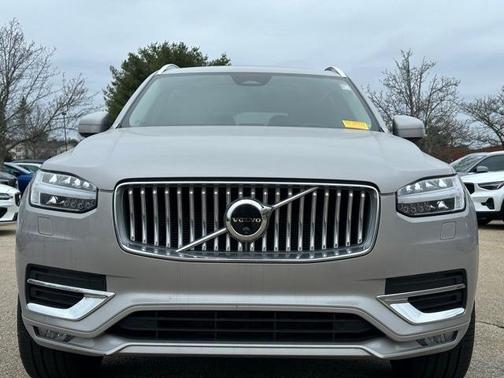 2024 Volvo XC90 B5 Plus Bright Theme