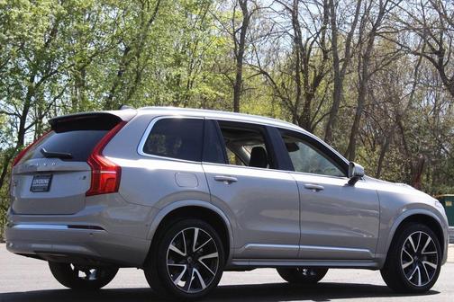 2024 Volvo XC90 B5 Plus Bright Theme