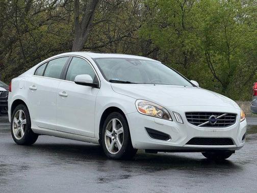 Ice White 2013 Volvo S60 T5