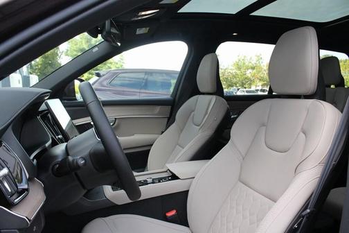 2026 Volvo XC90 B6 Plus 6-Seater