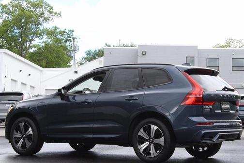 2025 Volvo XC60 Plug-In Hybrid T8 Plus