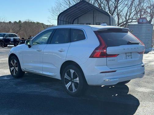 2023 Volvo XC60 Recharge Plug-In Hybrid T8 Plus Bright Theme