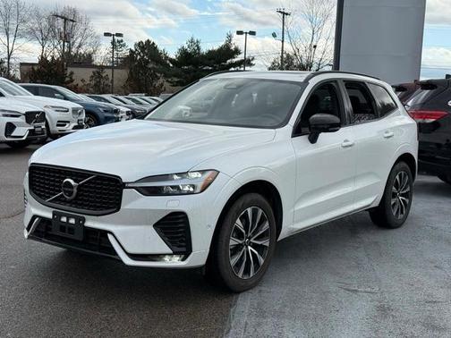2025 Volvo XC60 B5 Plus