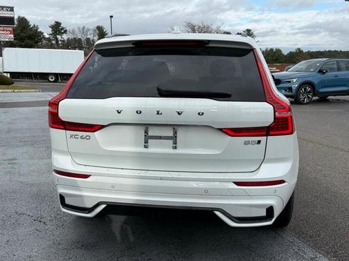 2025 Volvo XC60 B5 Plus