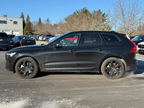 2025 Volvo XC60 Plug-In Hybrid T8 Ultra Black Edition