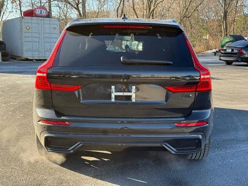 2025 Volvo XC60 Plug-In Hybrid T8 Ultra Black Edition