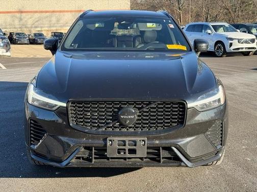 2025 Volvo XC60 Plug-In Hybrid T8 Ultra Black Edition