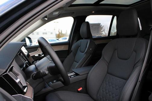 2025 Volvo XC90 B6 Plus 7-Seater