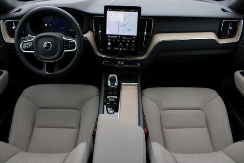2026 Volvo XC60 B5 Plus