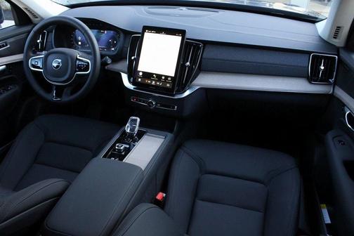2025 Volvo XC90 B6 Plus 7-Seater