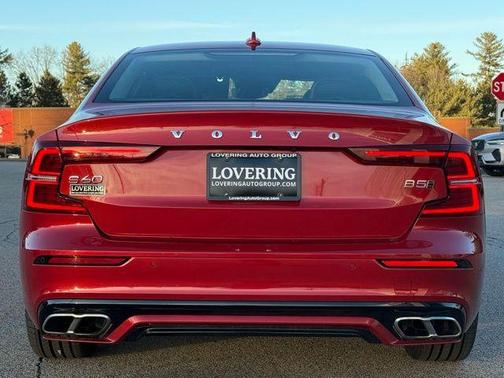 2022 Volvo S60 B5 Momentum