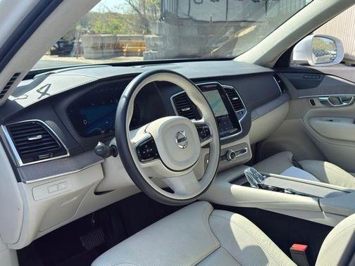 Crystal White Metallic 2024 Volvo XC90 Recharge Plug-In Hybrid T8 Ultimate Bright Theme 7-Seater