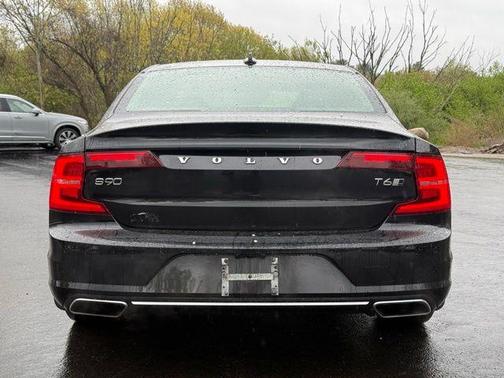 Onyx Black Metallic 2017 Volvo S90 T6 Inscription