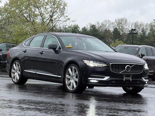 Onyx Black Metallic 2017 Volvo S90 T6 Inscription