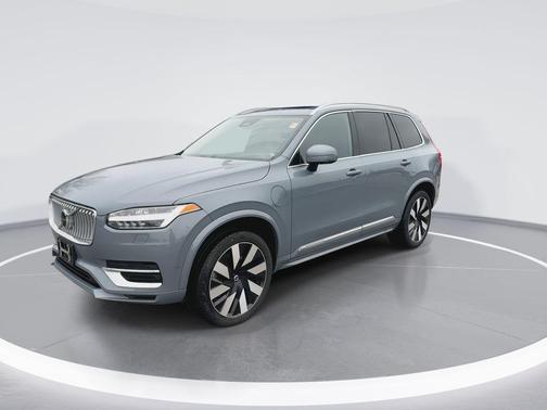 2023 Volvo XC90 Recharge Plug-In Hybrid T8 Ultimate Bright Theme 7-Seater