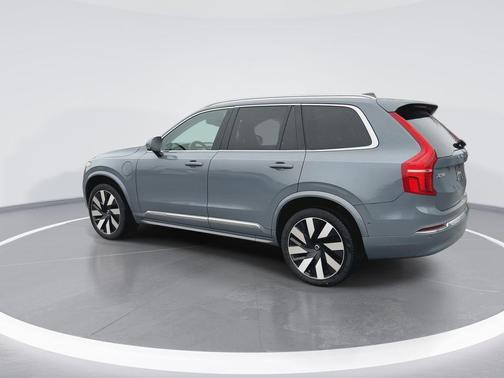 2023 Volvo XC90 Recharge Plug-In Hybrid T8 Ultimate Bright Theme 7-Seater