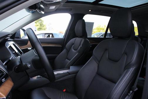 2022 Volvo XC90 Recharge Plug-In Hybrid T8 Inscription Expression Extended Range 6P
