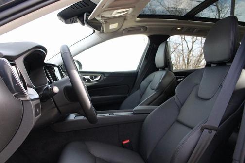 2025 Volvo XC60 B5 Core
