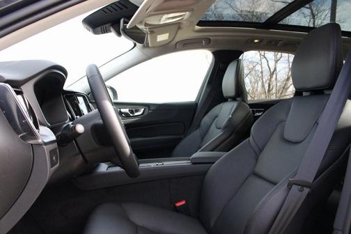 2025 Volvo XC60 B5 Core