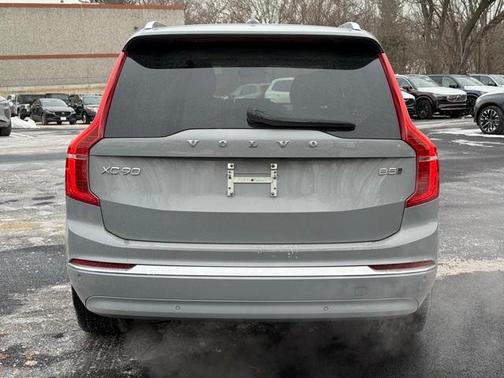 2024 Volvo XC90 B5 Core Bright Theme