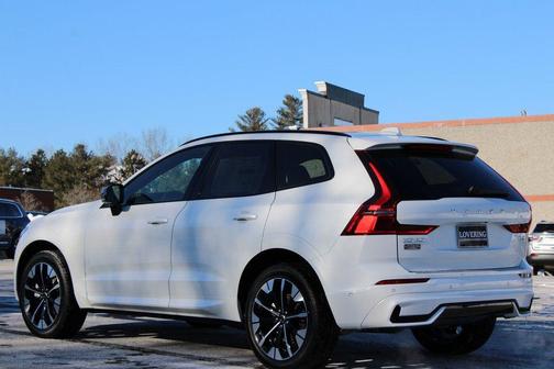 2026 Volvo XC60 B5 Plus