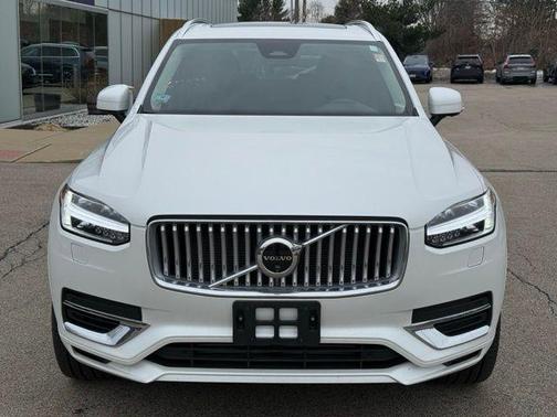 Crystal White Metallic 2025 Volvo XC90 Plug-In Hybrid T8 Plus 7-Seater