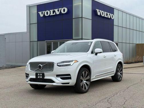 Crystal White Metallic 2025 Volvo XC90 Plug-In Hybrid T8 Plus 7-Seater