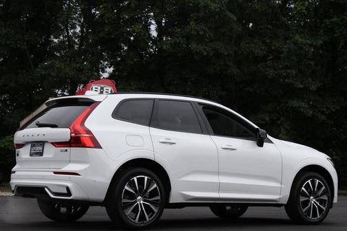 2025 Volvo XC60 B5 Plus