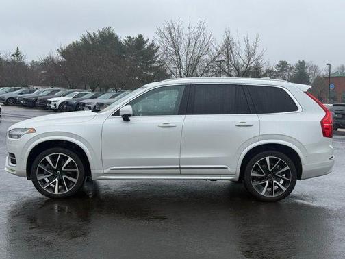 Crystal White Metallic 2023 Volvo XC90 B6 Plus 6-Seater