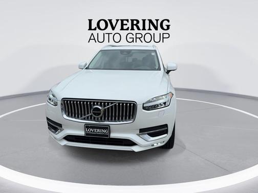 Crystal White Metallic 2023 Volvo XC90 B6 Plus 6-Seater