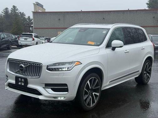 Crystal White Metallic 2023 Volvo XC90 B6 Plus 6-Seater