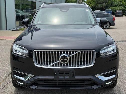 Onyx Black Metallic 2024 Volvo XC90 B5 Core Bright Theme