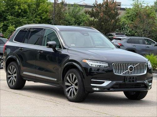 Onyx Black Metallic 2024 Volvo XC90 B5 Core Bright Theme