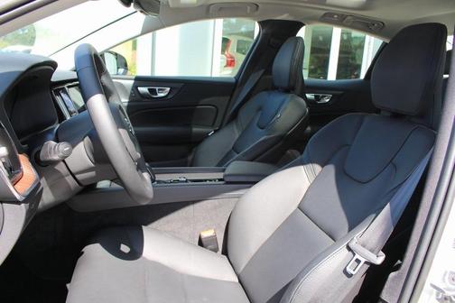 2024 Volvo S60 B5 Plus Dark Theme