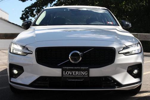 2024 Volvo S60 B5 Plus Dark Theme