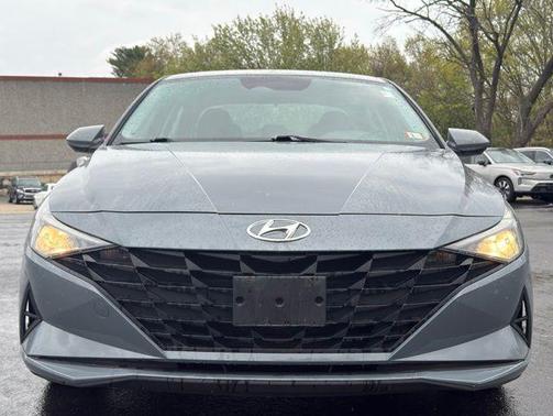 Electric Shadow 2023 Hyundai ELANTRA SE