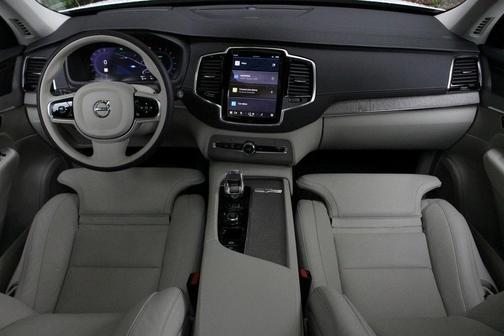 2025 Volvo XC90 Plug-In Hybrid T8 Ultra 7-Seater