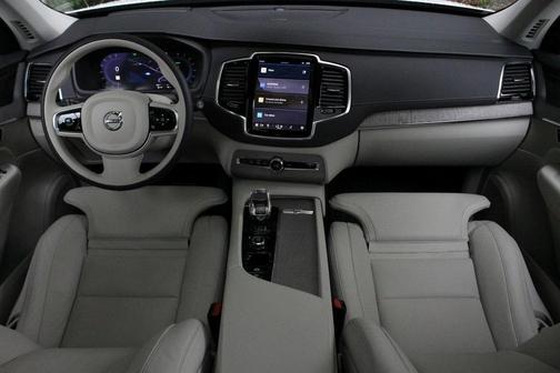 2025 Volvo XC90 Plug-In Hybrid T8 Ultra 7-Seater