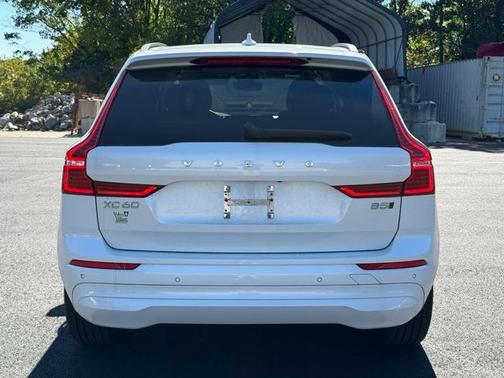 2023 Volvo XC60 B5 Core