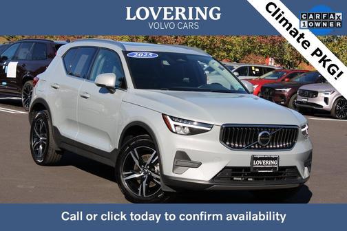 2025 Volvo XC40 B5 Core Bright Theme