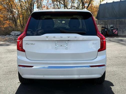 2024 Volvo XC90 Recharge Plug-In Hybrid T8 Plus Bright Theme 7 Passenger
