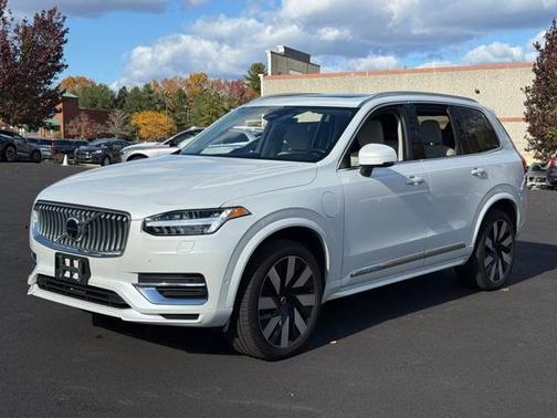 2024 Volvo XC90 Recharge Plug-In Hybrid T8 Plus Bright Theme 7 Passenger